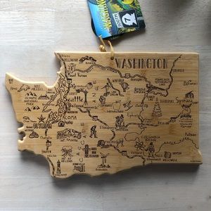 Washington State bamboo cutting board. NWT. Never used.